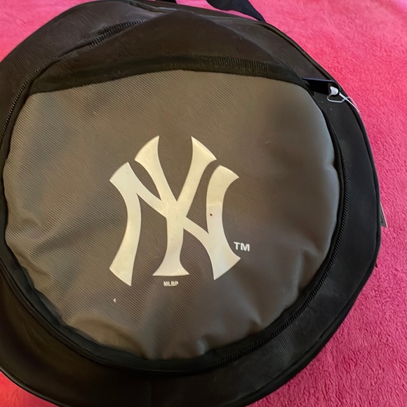 Grill and cooler combo - Picture 1 of 5